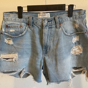 Abercrombie & Fitch The Boyfriend Short Mid Rise Curve Love